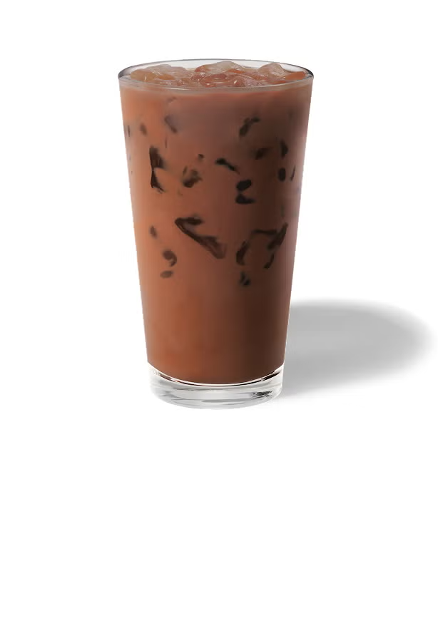 En iced mocha i et højt glas